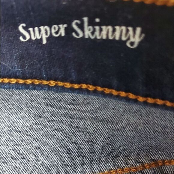 Henry & Belle Super Skinny Cuffed Jeans - Picture 7 of 8